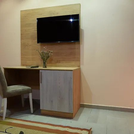 Restorant Halal Il Tramonto. Otel Vorë