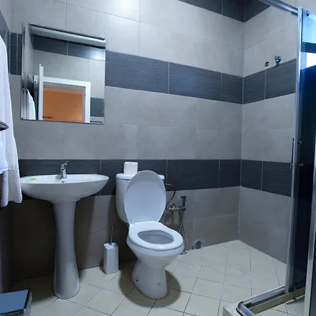 Restorant Halal Il Tramonto. Hotel Vorë