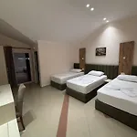 Restorant Halal Il Tramonto. Ξενοδοχείο Vorë