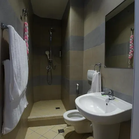 Restorant Halal Il Tramonto. ホテル Vorë