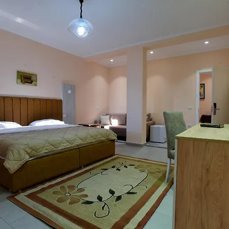 ホテル Restorant Halal Il Tramonto. Vorë