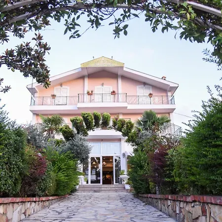 ホテル Restorant Halal Il Tramonto. Vorë