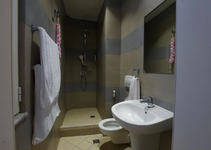 Restorant Halal Il Tramonto. 酒店 Vorë