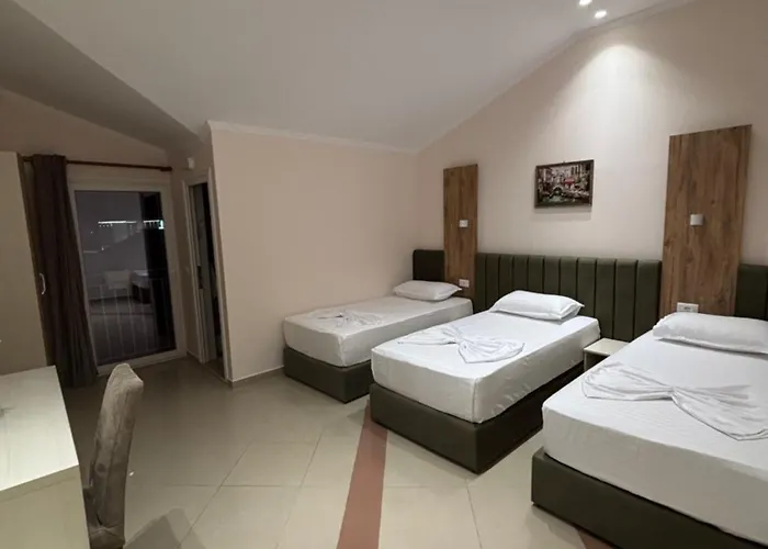 Restorant Halal Il Tramonto. 酒店 Vorë